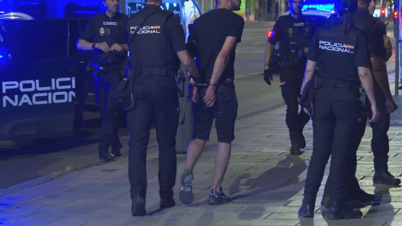 Tres jóvenes heridos en un intento de atraco en Moncloa