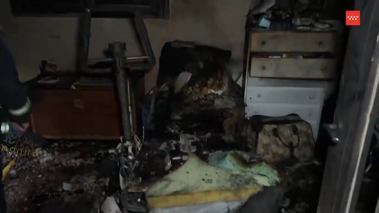Incendio en vivienda de Majadahonda deja tres afectados por humo.