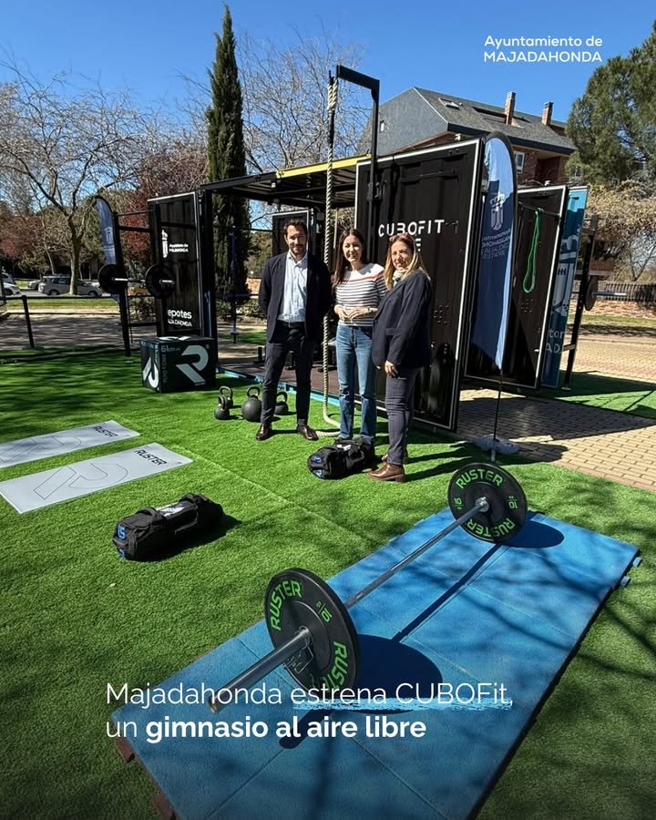 Inaugurado CUBOFit, un gimnasio al aire libre en el Parque de la Granadilla en Majadahonda.🔹Espacio deportivo con 14 puestos de entrenamiento simultáneo.
