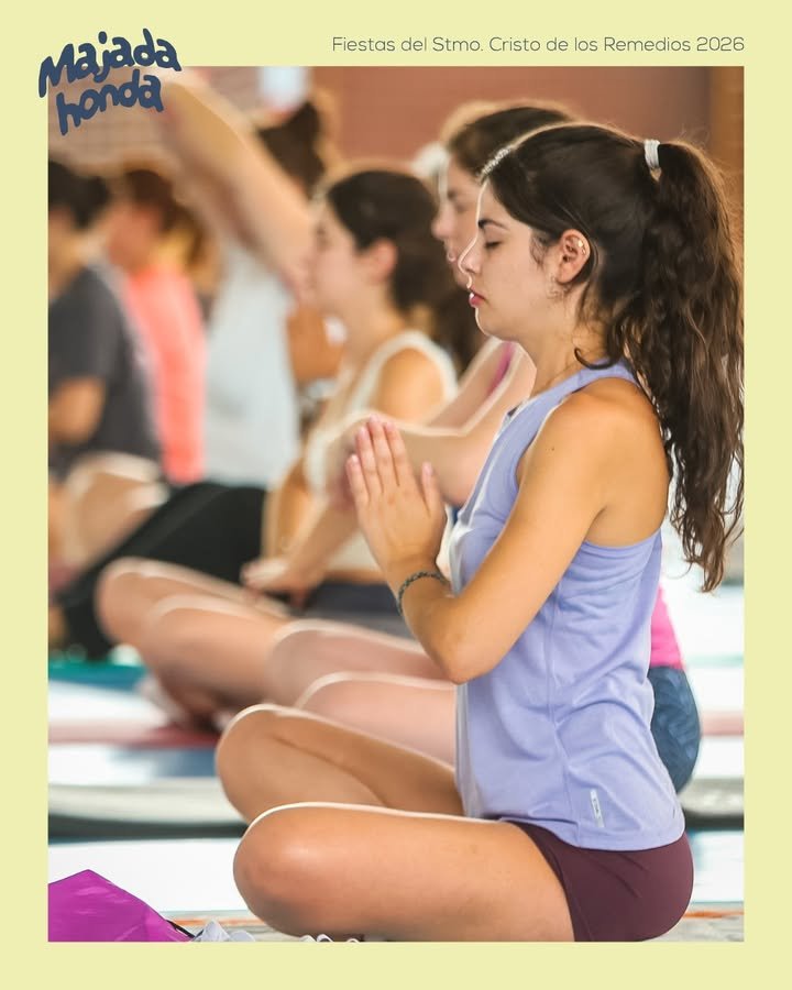 Majadahonda acoge una master class de yoga en el polideportivo de La Granadilla