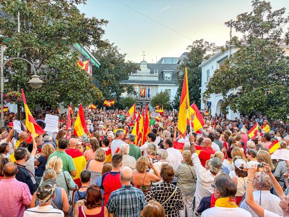 Más de 6000 personas en Majadahonda apoyan a Ceuta en un emotivo acto de solidaridad