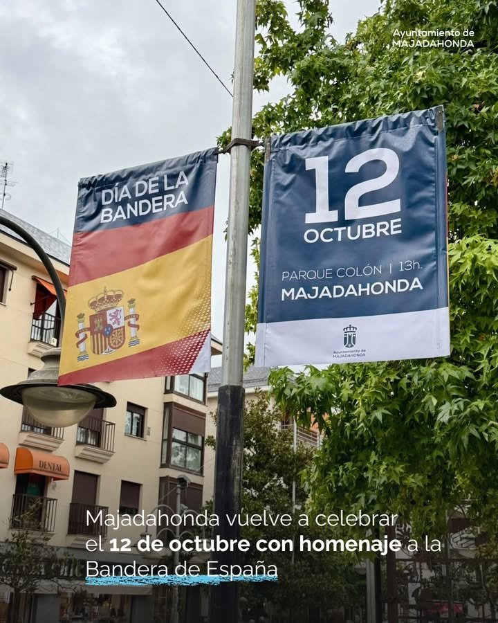 Majadahonda conmemora el 12 de Octubre rindiendo homenaje a la Bandera de España en el Parque de Colón